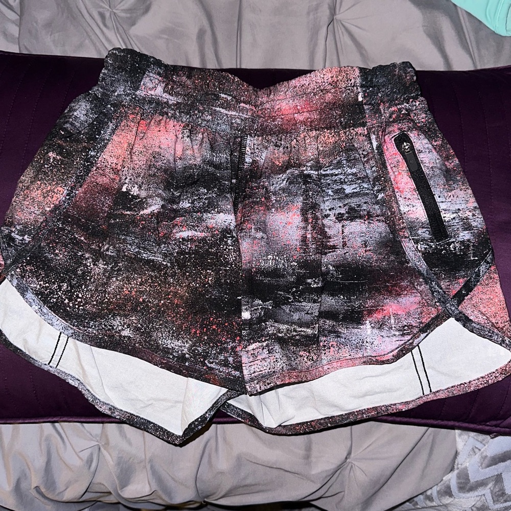Lululemon Tracker short 4’